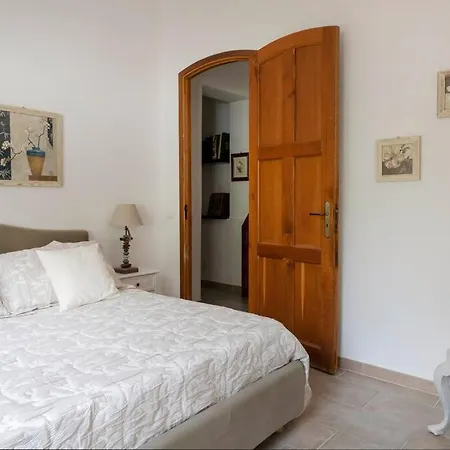 Marina Sant'elia Villa Santa Flavia