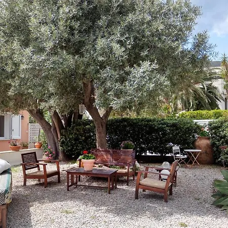Marina Sant'elia Villa Santa Flavia